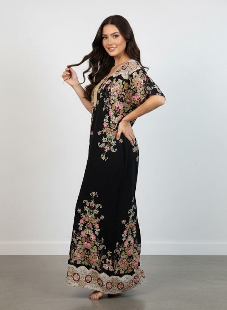 كمفورت جلابية رمضانية طويلة سوداء بتصميم زهري أنيق للنساء - فستان طويل مطبوع فاخر بتصميم أنيق للرقبة وقصة انسيابية - Image 2